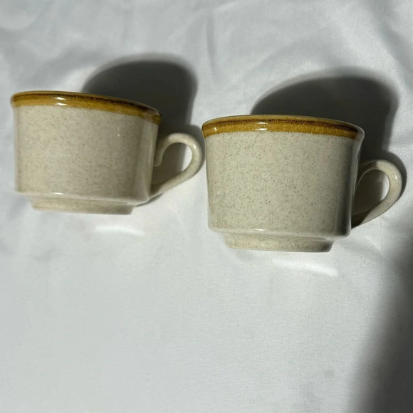 Set of 2 Vintage Mikasa Stone Manor F5800 Coffee Mugs Japan  Tan with Brown Rim - Picture 6 of 7
